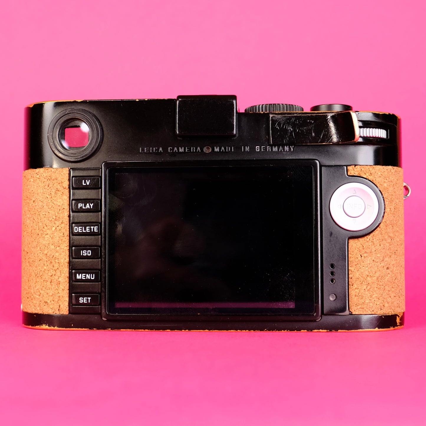 Leica M240 refurbished digital rangefinder & 35mm f=2.5 Voigtlander lens
