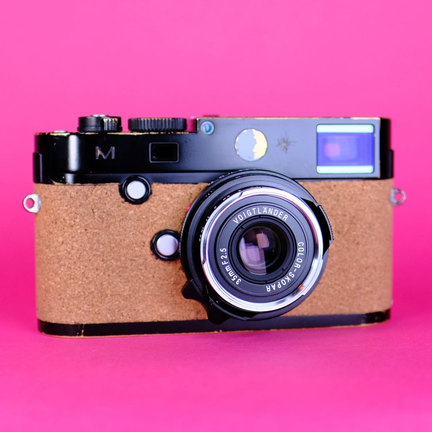 Leica M240 refurbished digital rangefinder & 35mm f=2.5 Voigtlander lens