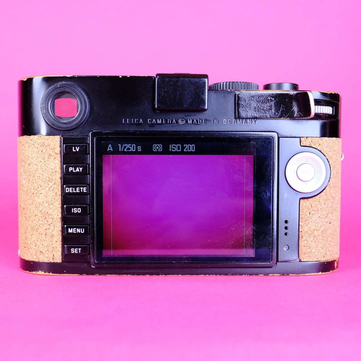 Leica M240 refurbished digital rangefinder & 35mm f=2.5 Voigtlander lens