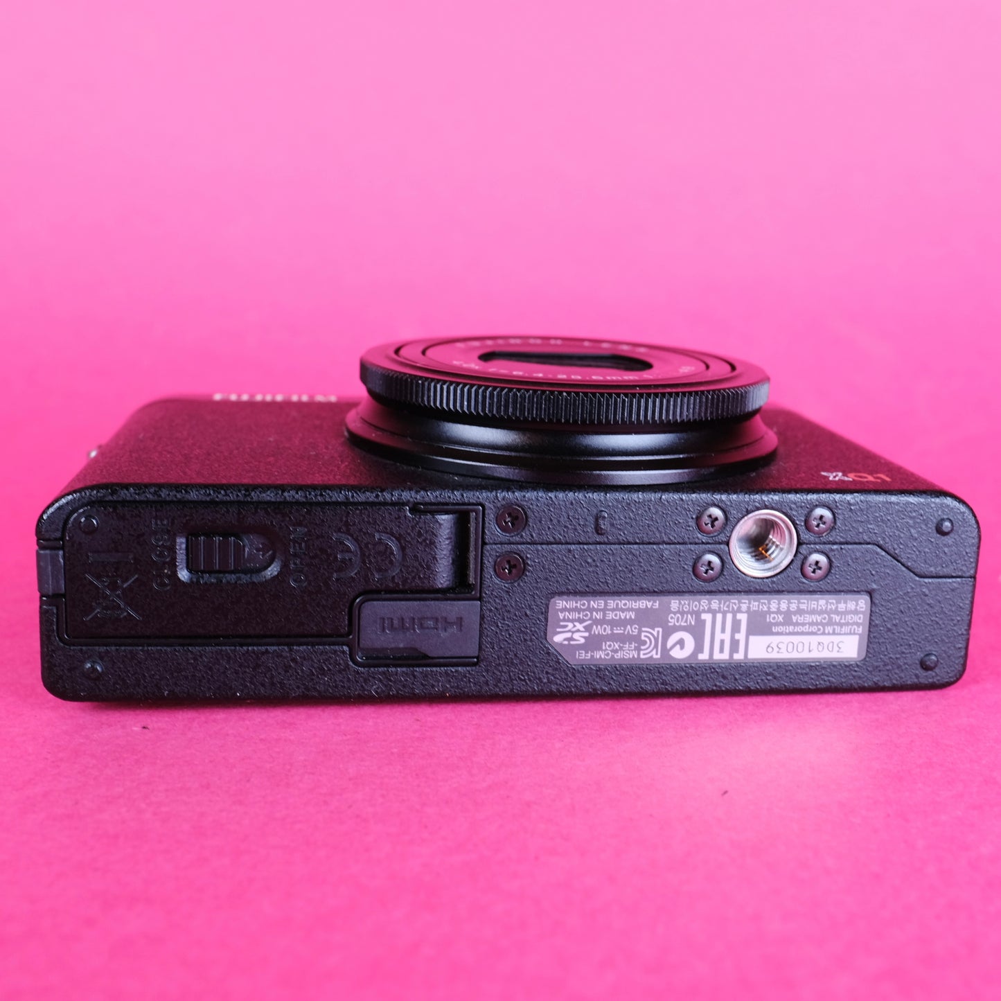 Fujifilm XQ1 compact digital camera, perfect for students