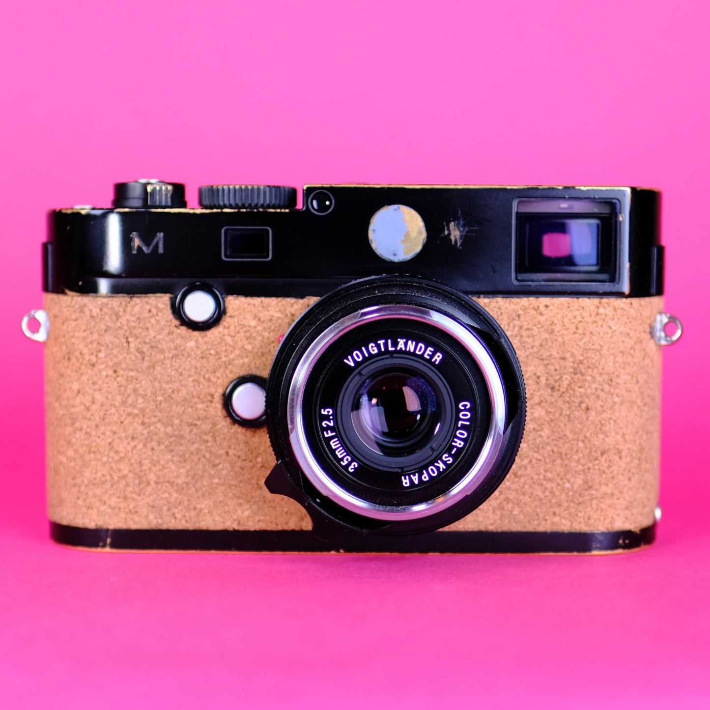 Leica M240 refurbished digital rangefinder & 35mm f=2.5 Voigtlander lens