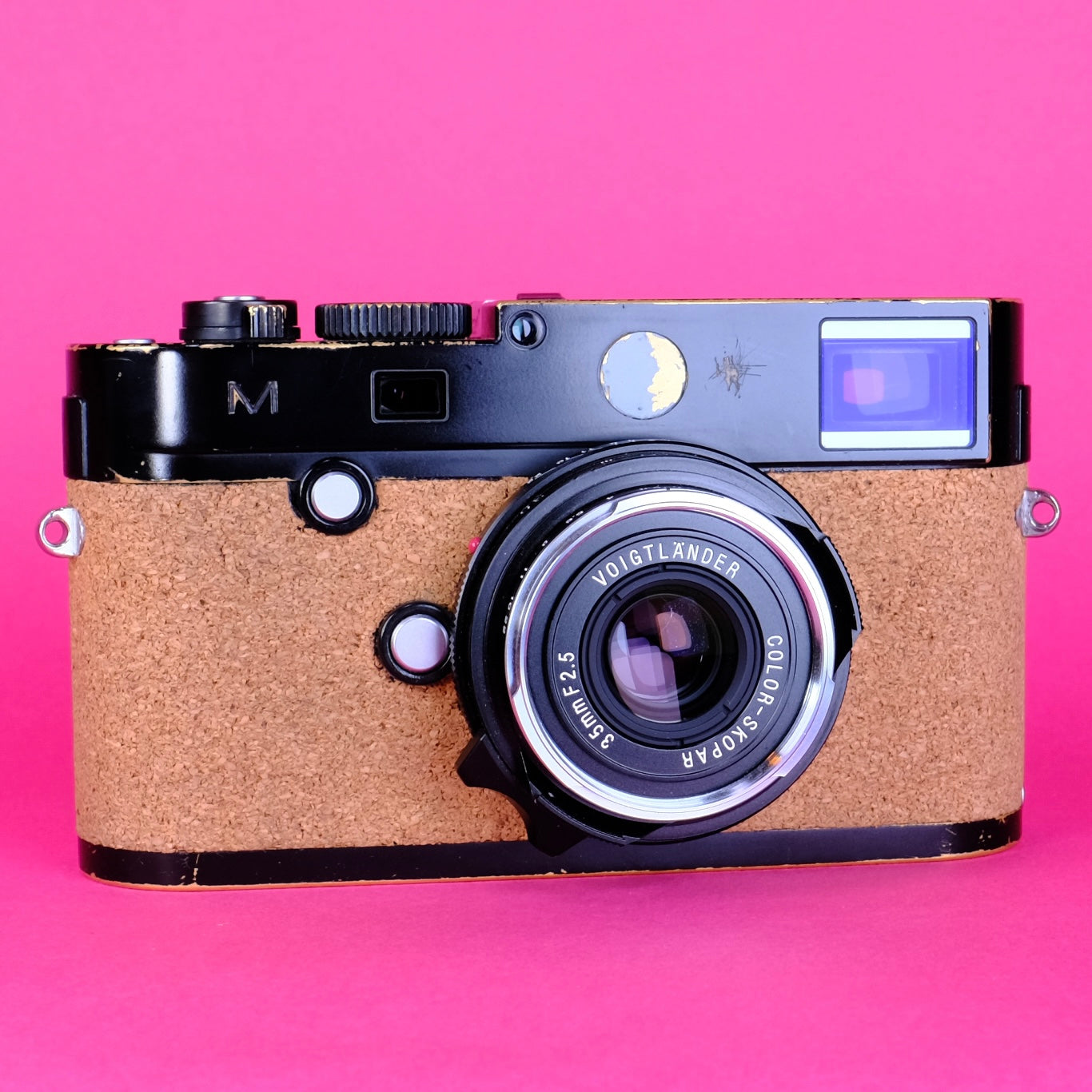 Leica M240 refurbished digital rangefinder & 35mm f=2.5 Voigtlander lens