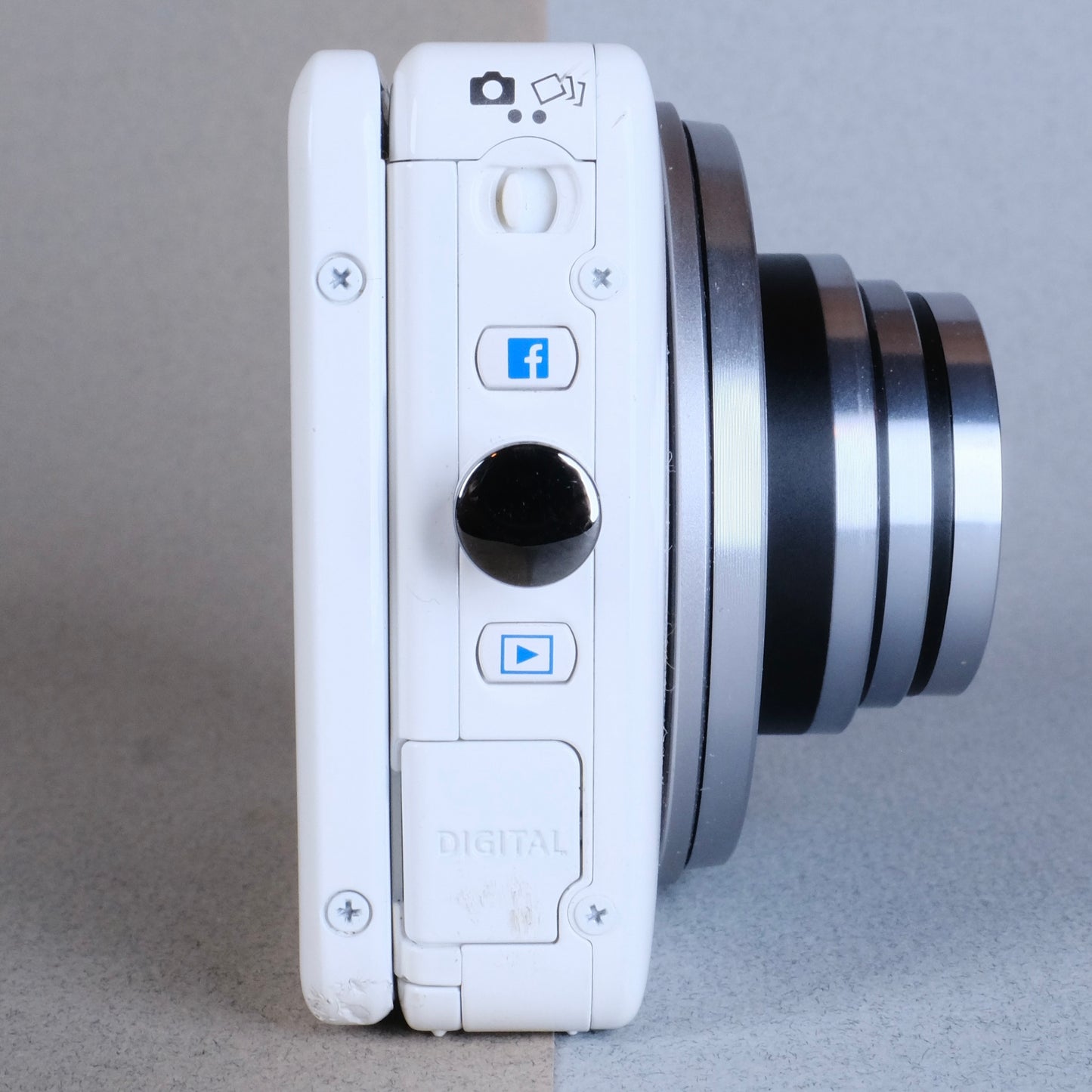 Canon powershot N digital y2k aesthetic camera