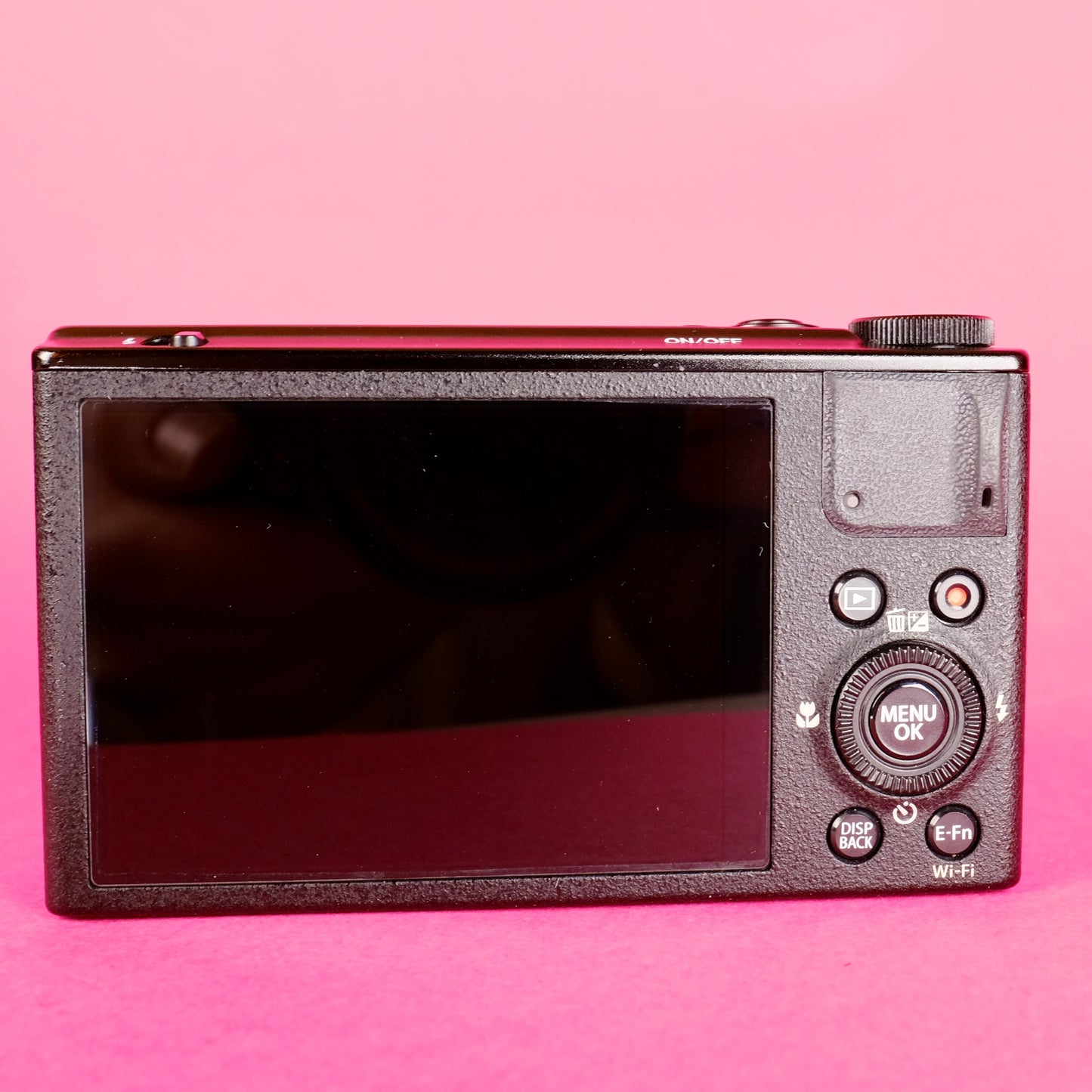 Fujifilm XQ1 compact digital camera, perfect for students