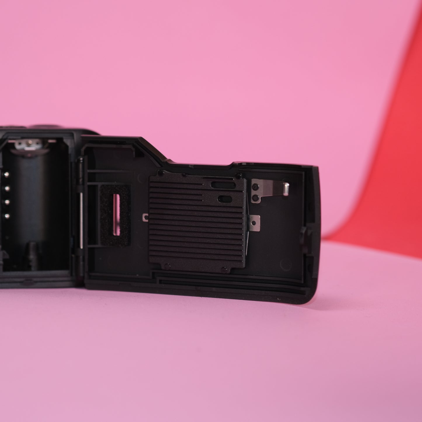 Canon sure shot M 35mm point and shoot film camera