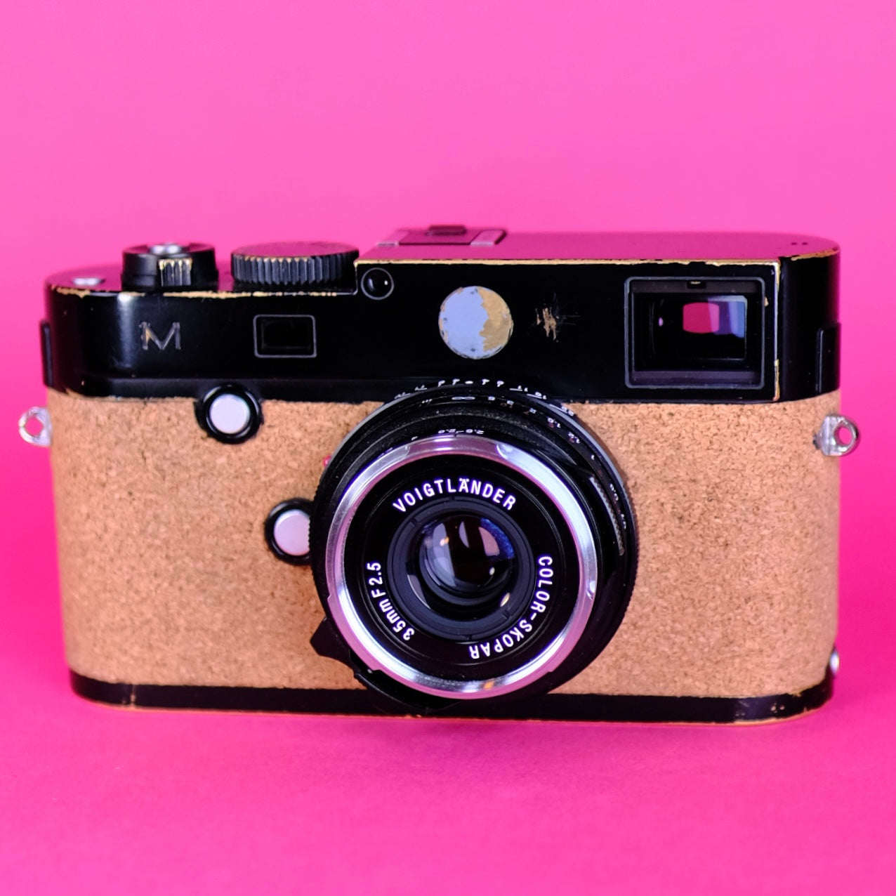 Leica M240 refurbished digital rangefinder & 35mm f=2.5 Voigtlander lens