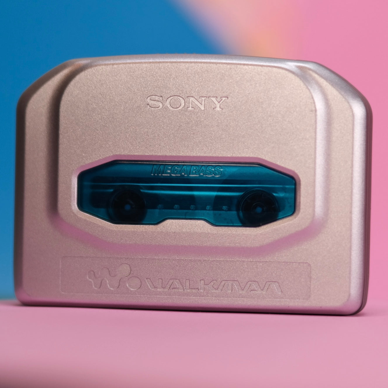 Sony cassette walkman WM-FX493 y2k audio, student
