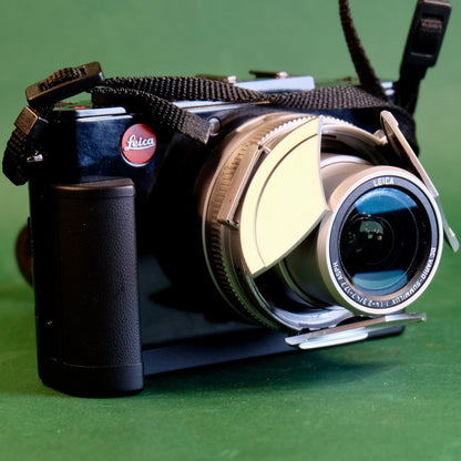 Leica D-lux 6 Digital camera with EVF Grip
