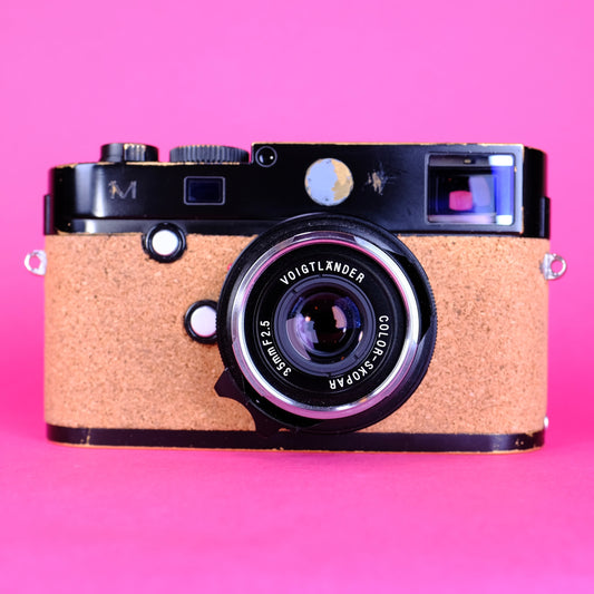 Leica M240 refurbished digital rangefinder & 35mm f=2.5 Voigtlander lens