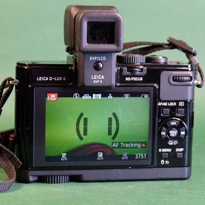 Leica D-lux 6 Digital camera with EVF Grip