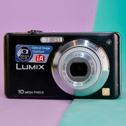 Panasonic lumix DMC-FS7 y2k era digital camera, student nostalgia