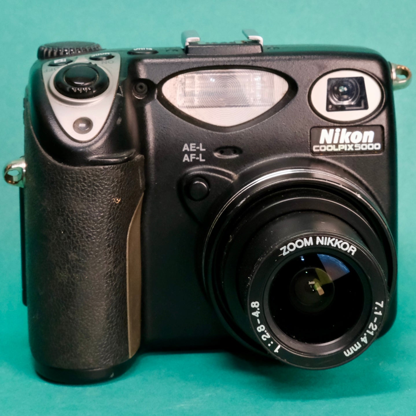 Nikon Coolpix 5000 Retro Digital camera (Y2K aesthetic)