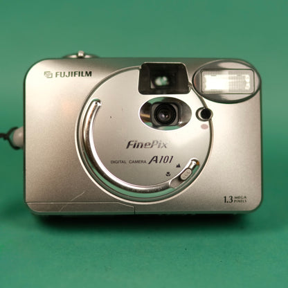 Fujifilm Finepix A101 y2k low res digital compact camera
