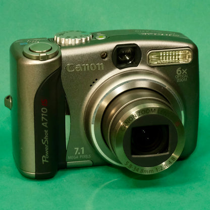 Canon powershot A710is compact point and shoot Digital camera, boxed excellent