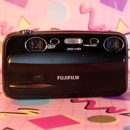 Finepix real 3D W3, working retro digital camera, 3D gif affects