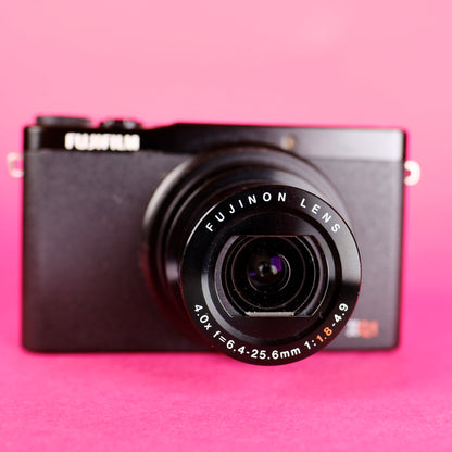Fujifilm XQ1 compact digital camera, perfect for students