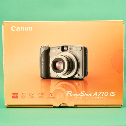 Canon powershot A710is compact point and shoot Digital camera, boxed excellent