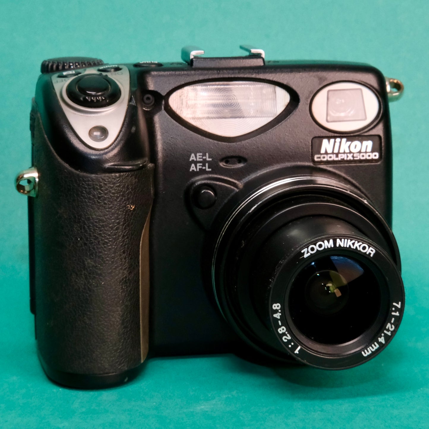 Nikon Coolpix 5000 Retro Digital camera (Y2K aesthetic)