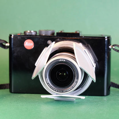 Leica D-lux 6 Digital camera with EVF Grip