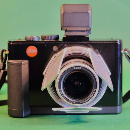 Leica D-lux 6 Digital camera with EVF Grip
