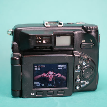 Nikon Coolpix 5000 Retro Digital camera (Y2K aesthetic)