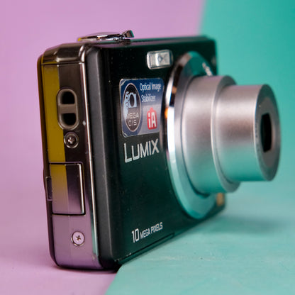 Panasonic lumix DMC-FS7 y2k era digital camera, student nostalgia