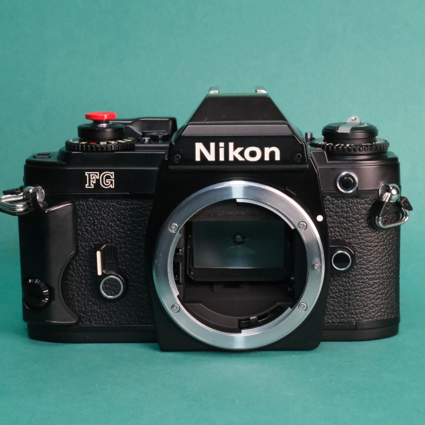Nikon FG 35mm SLR film camera & 50mm 1.8 lens