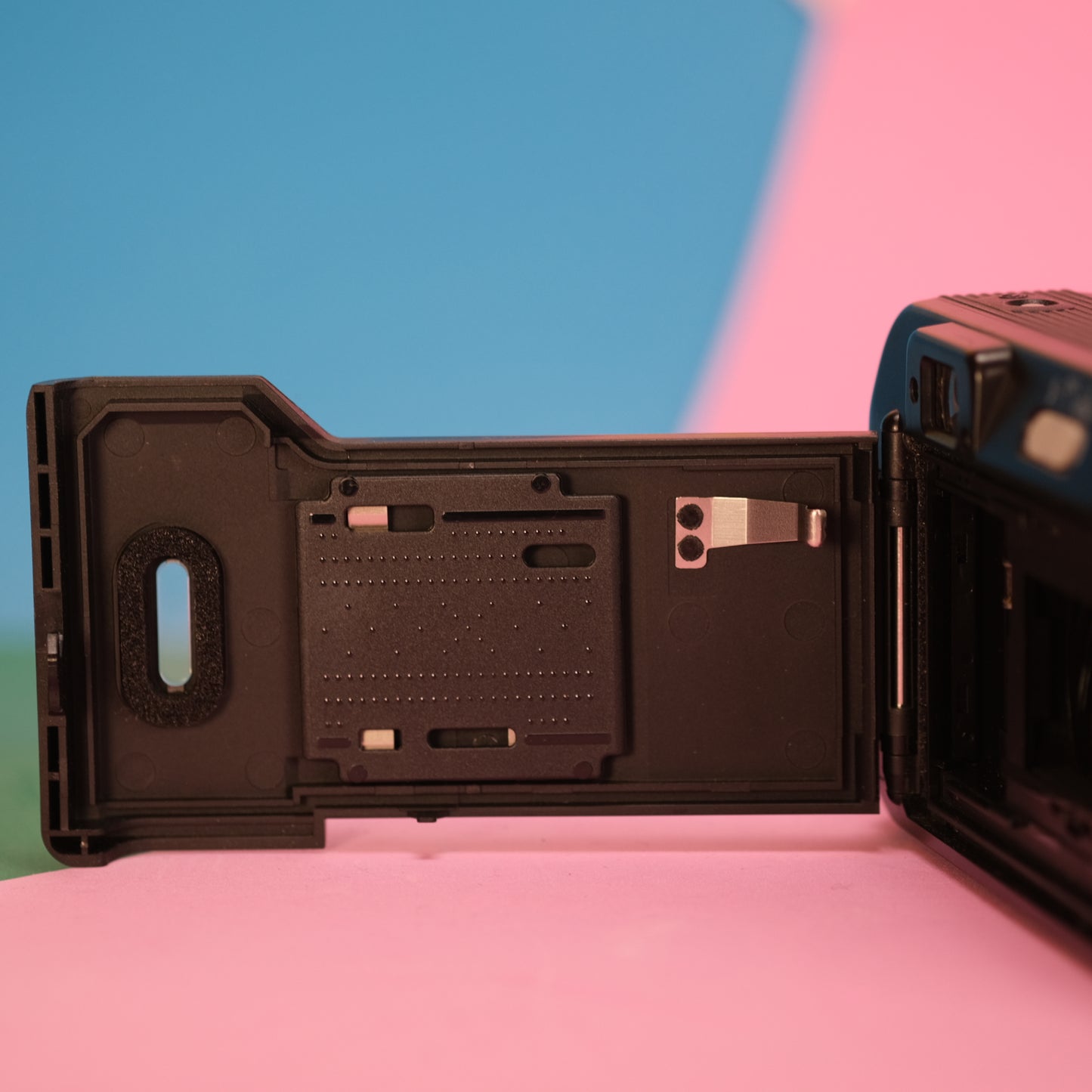 Canon sure shot max cult point and shoot 35mm film camera