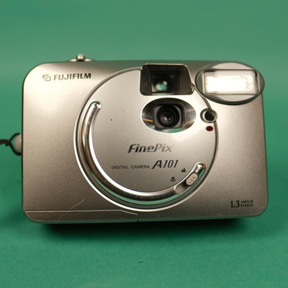 Fujifilm Finepix A101 y2k low res digital compact camera