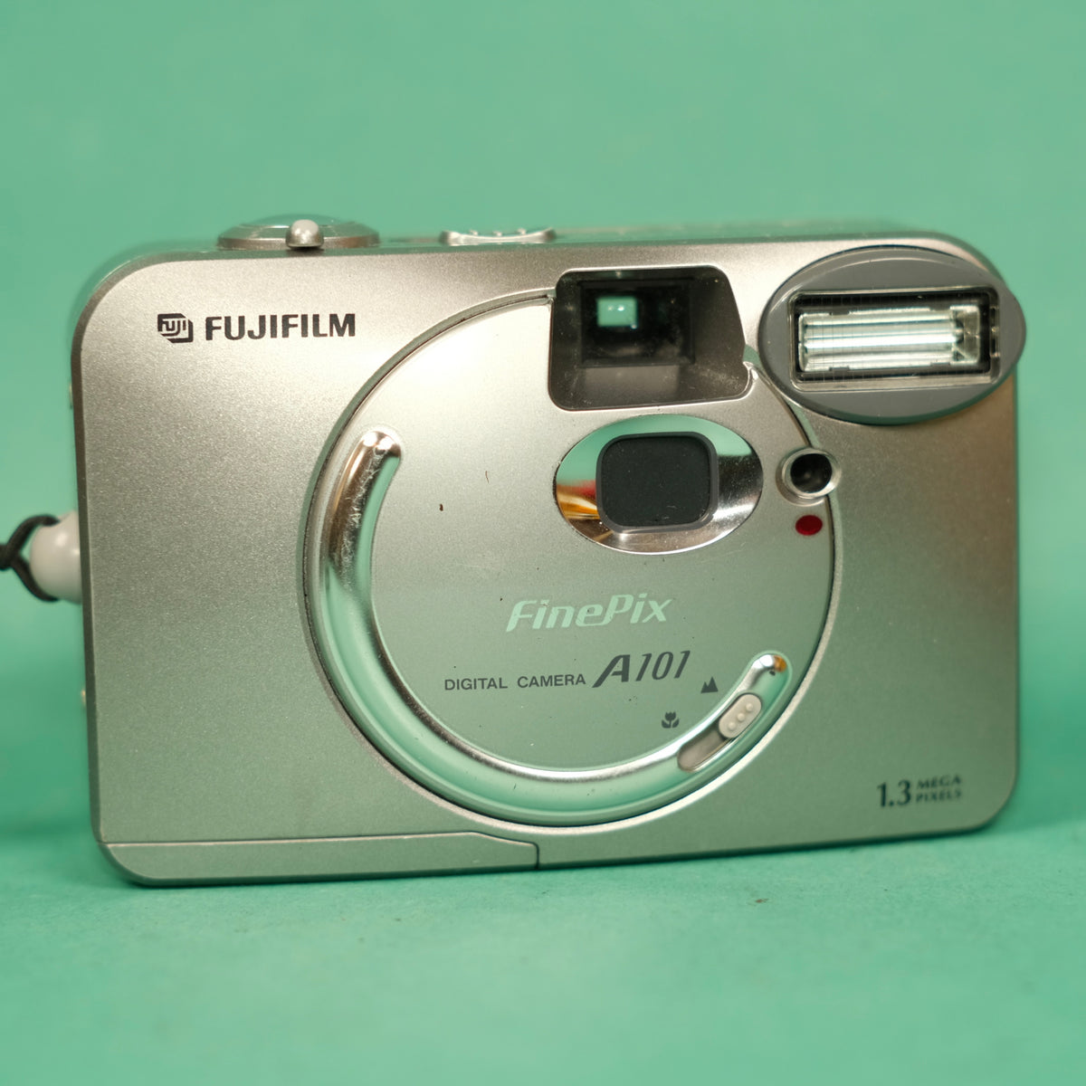 Fujifilm Finepix A101 y2k low res digital compact camera