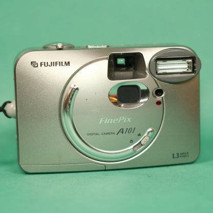Fujifilm Finepix A101 y2k low res digital compact camera