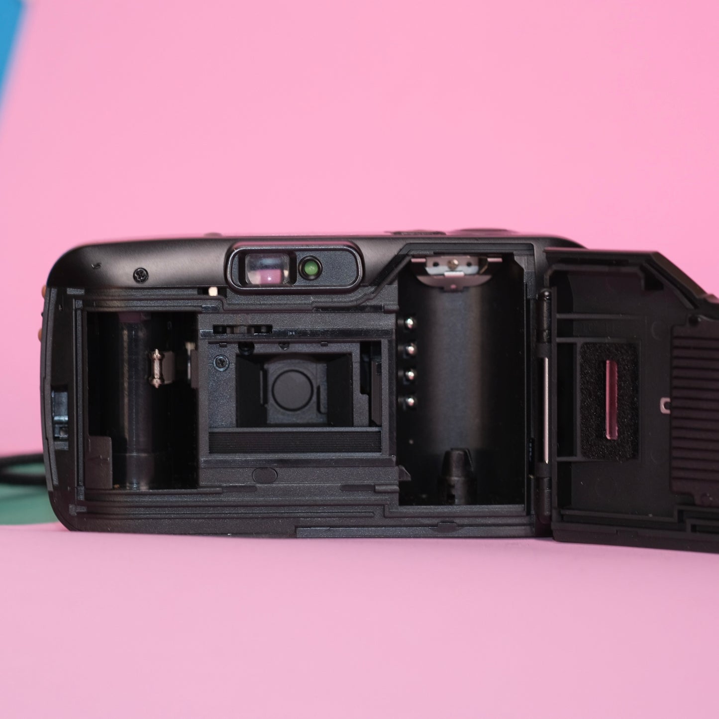 Canon sure shot M 35mm point and shoot film camera