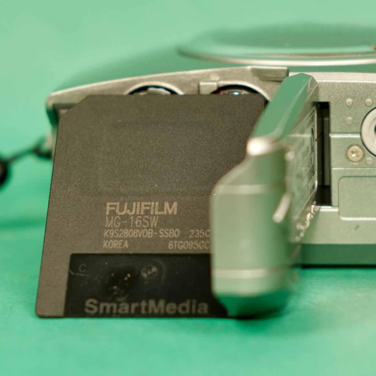 Fujifilm Finepix A101 y2k low res digital compact camera