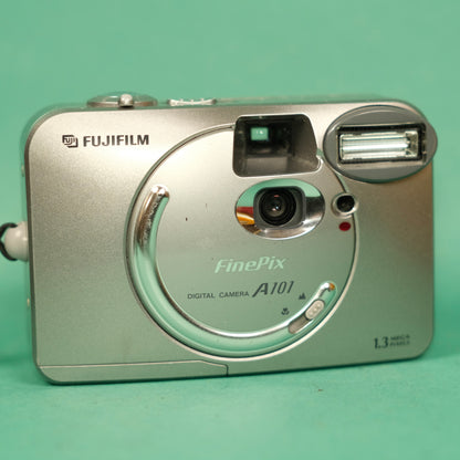 Fujifilm Finepix A101 y2k low res digital compact camera