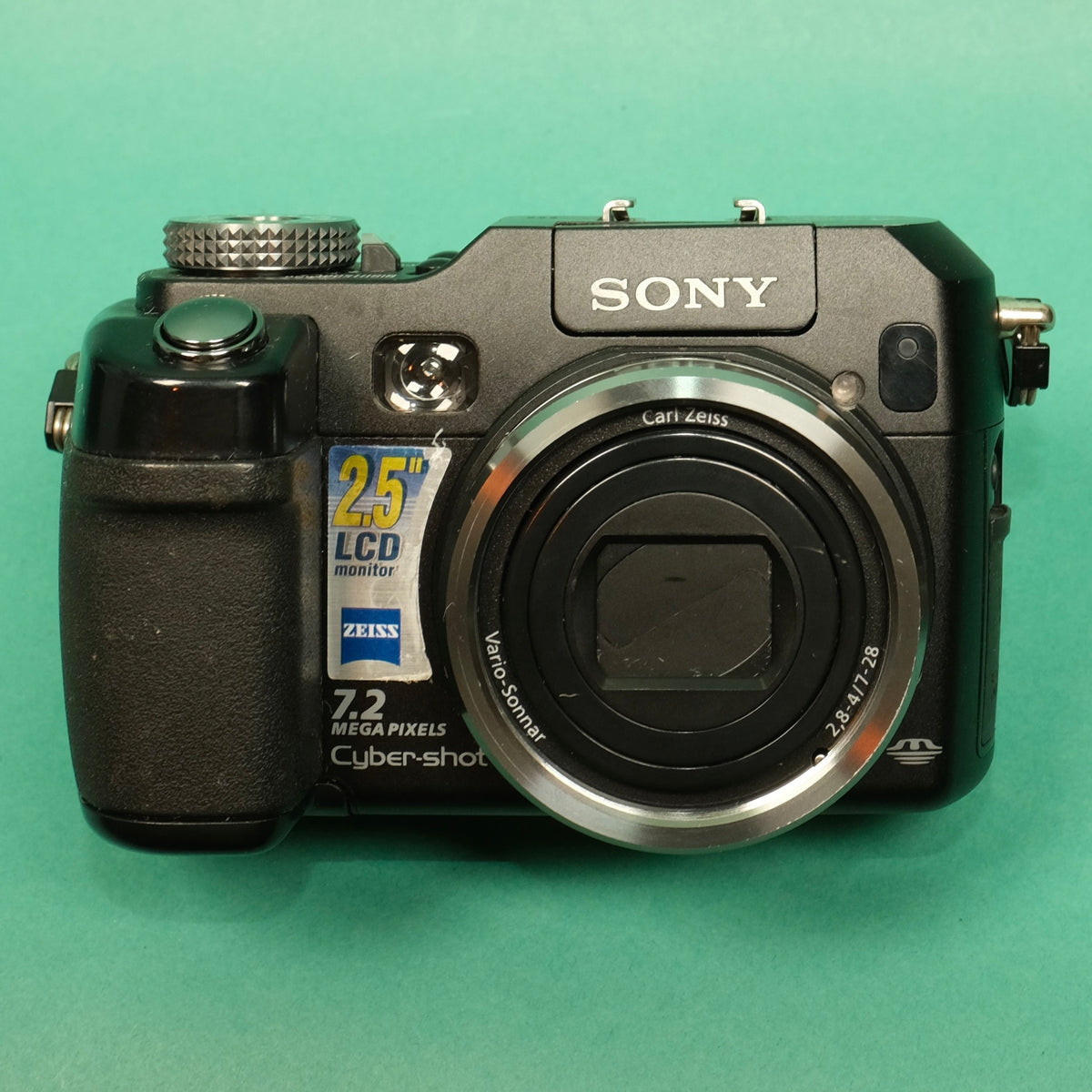 Sony DSC-v3 Digital camera with built in night shot and 0.65x wide angle lens adapter