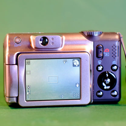 Canon PowerShot A650 IS 12.1MP Selfie Screen, digital camera,