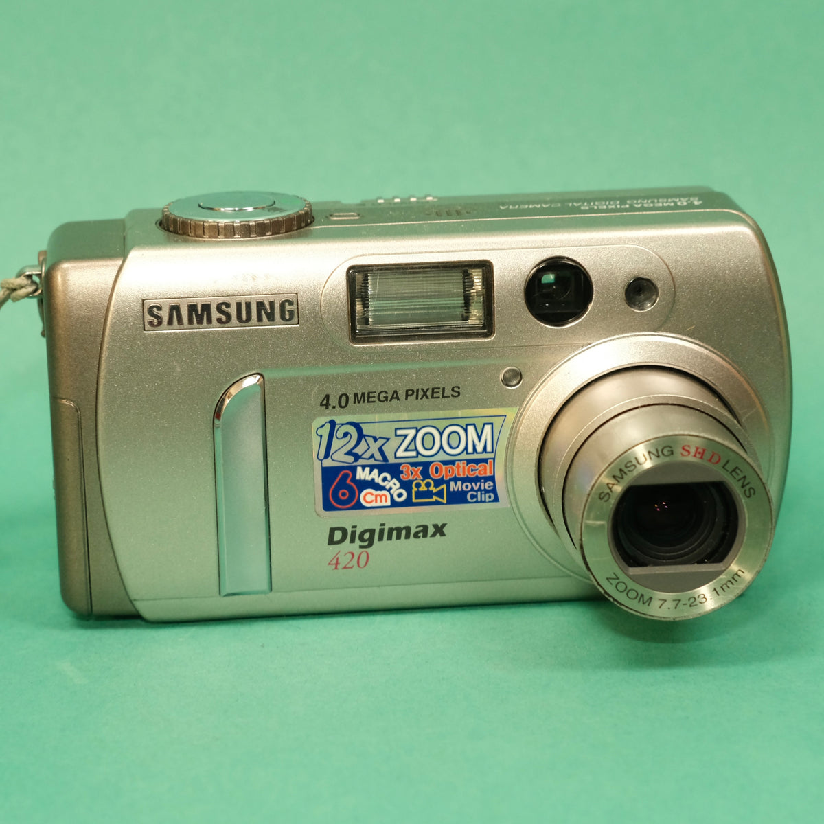 Y2k low res retro aesthetic Samsung Digimax 420 champagne gold! Slayy