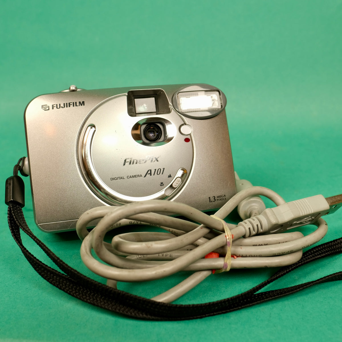 Fujifilm Finepix A101 y2k low res digital compact camera