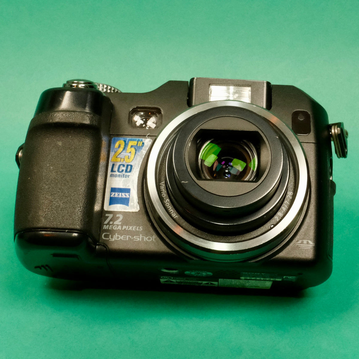 Sony DSC-v3 Digital camera with built in night shot and 0.65x wide angle lens adapter