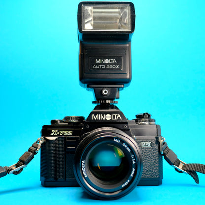 Minolta X-700 SLR camera kit